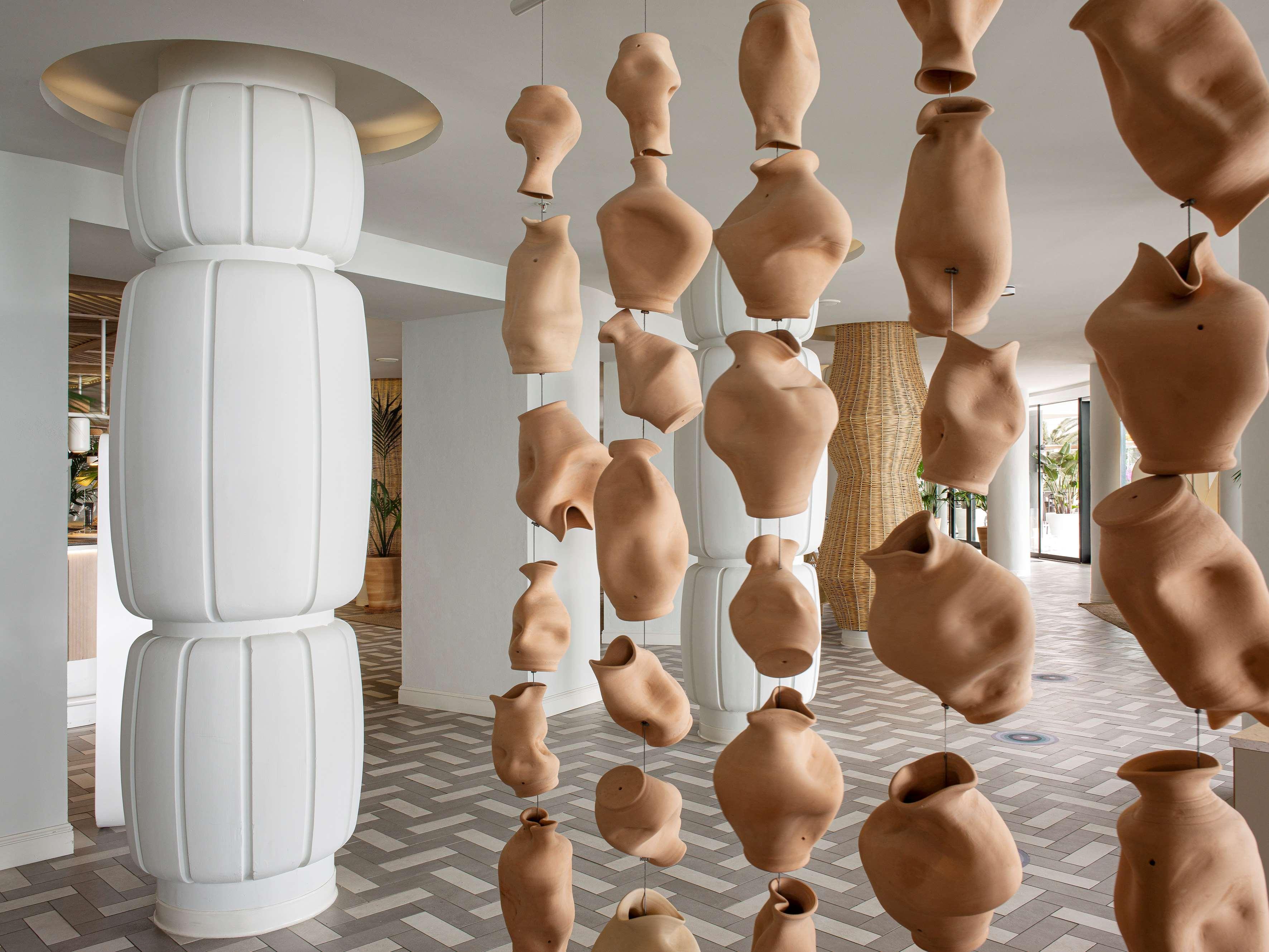 미 시체스 테르라마르 외부 사진 Installation of the work "The 1000 Faces of the Sun" at the Hotel The Standard, East Village, New York City, 2015