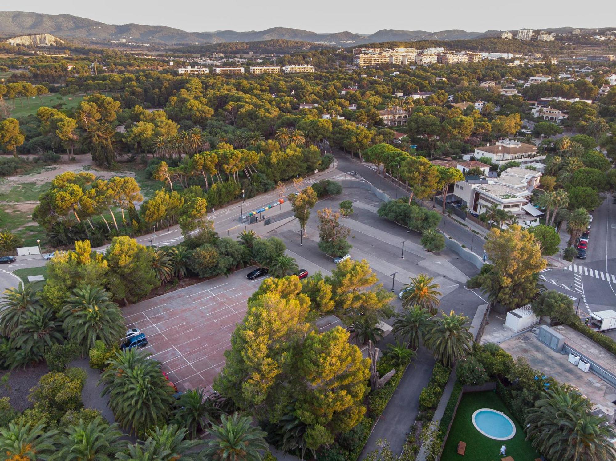 미 시체스 테르라마르 외부 사진 Aerial view of the park