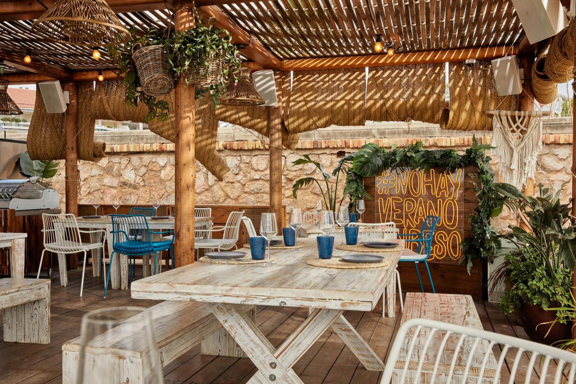 미 시체스 테르라마르 외부 사진 Restaurant interior