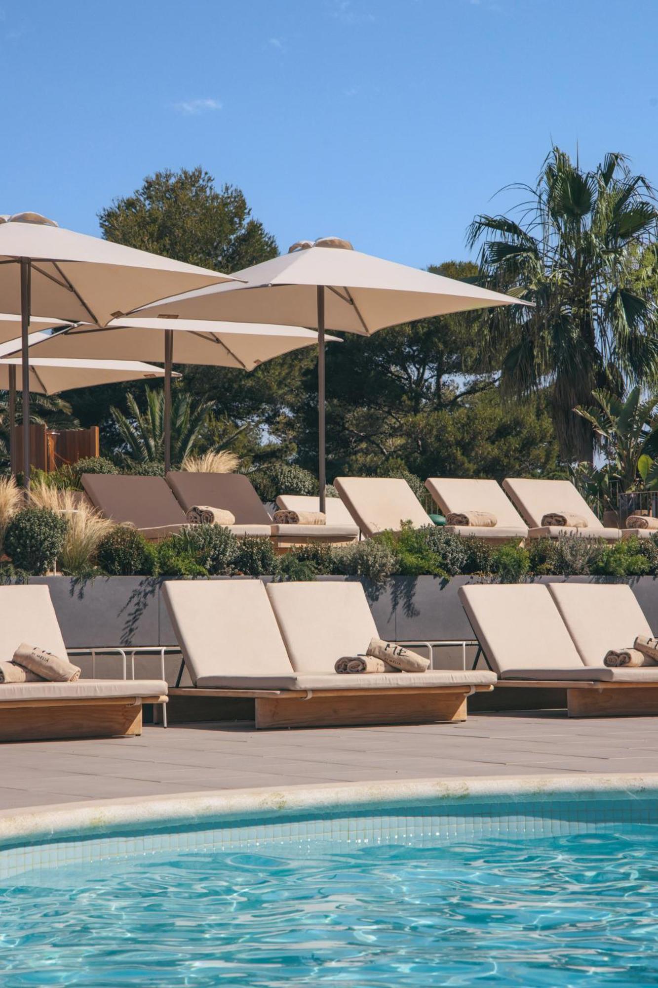미 시체스 테르라마르 외부 사진 The pool at the Four Seasons Resort